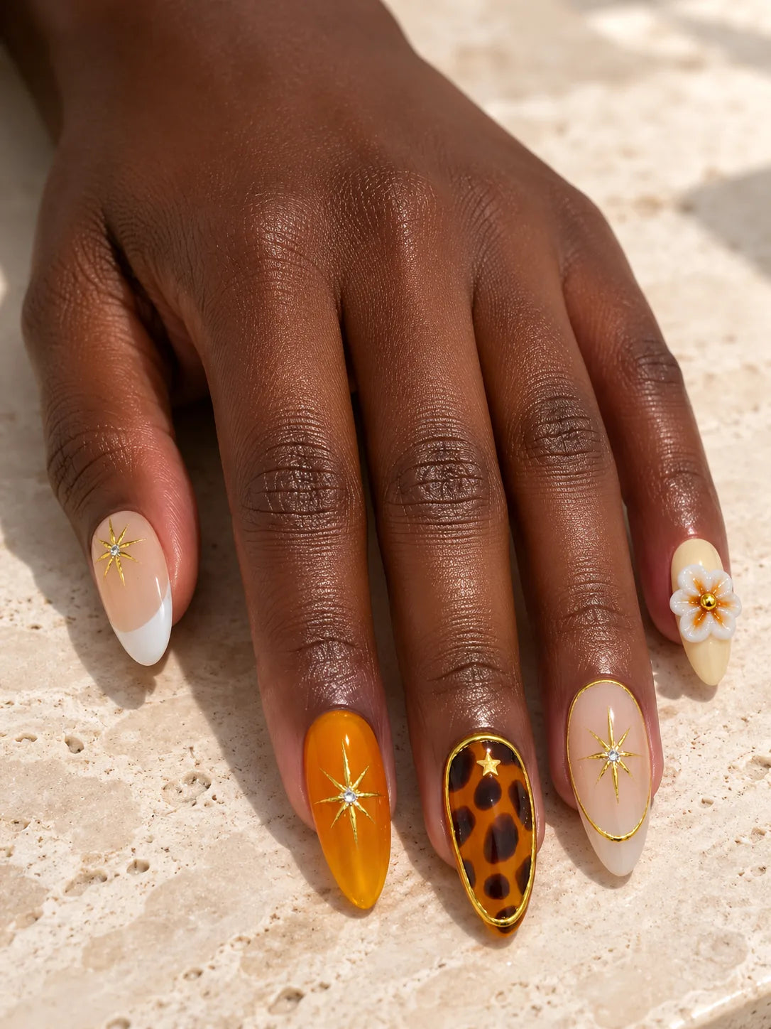 Amber Starburst - Tortoiseshell Gold Press-On Nails - hand1