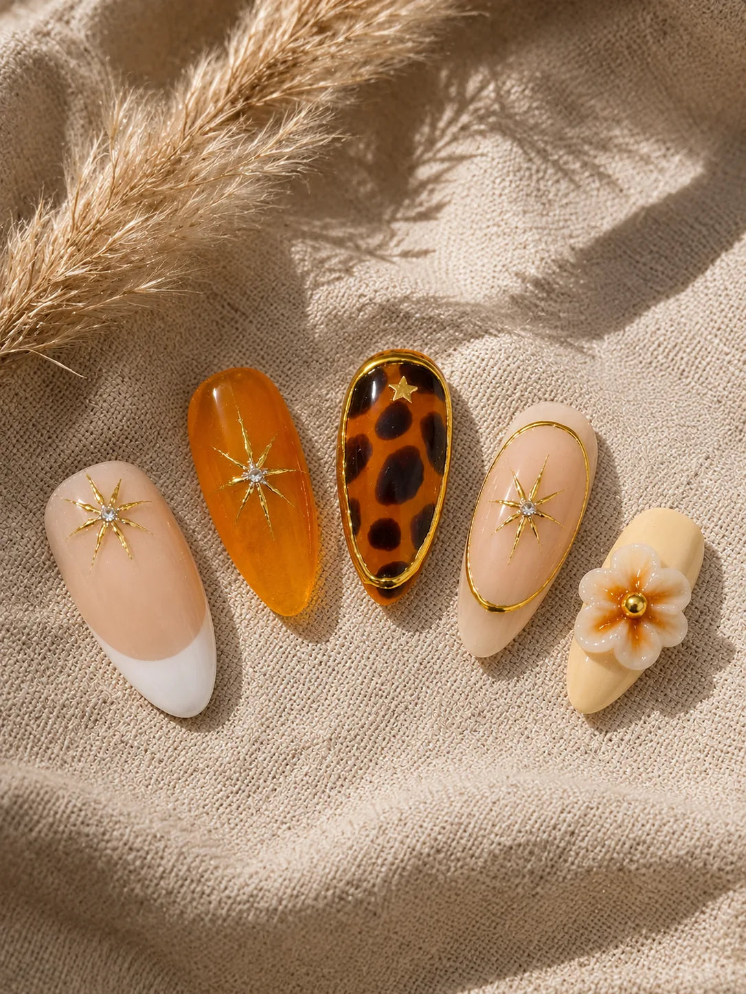 Amber Starburst - Tortoiseshell Gold Press-On Nails - closeup2