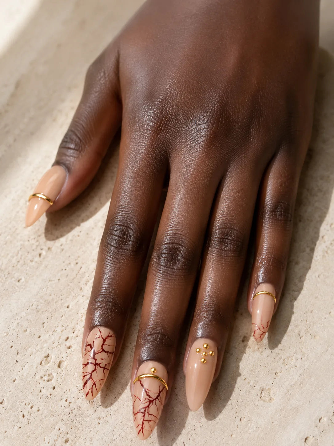 Blood Marble Cuff Gilded Nude Press-On Nails - hand1