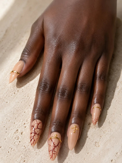 Blood Marble Cuff Gilded Nude Press-On Nails - hand1