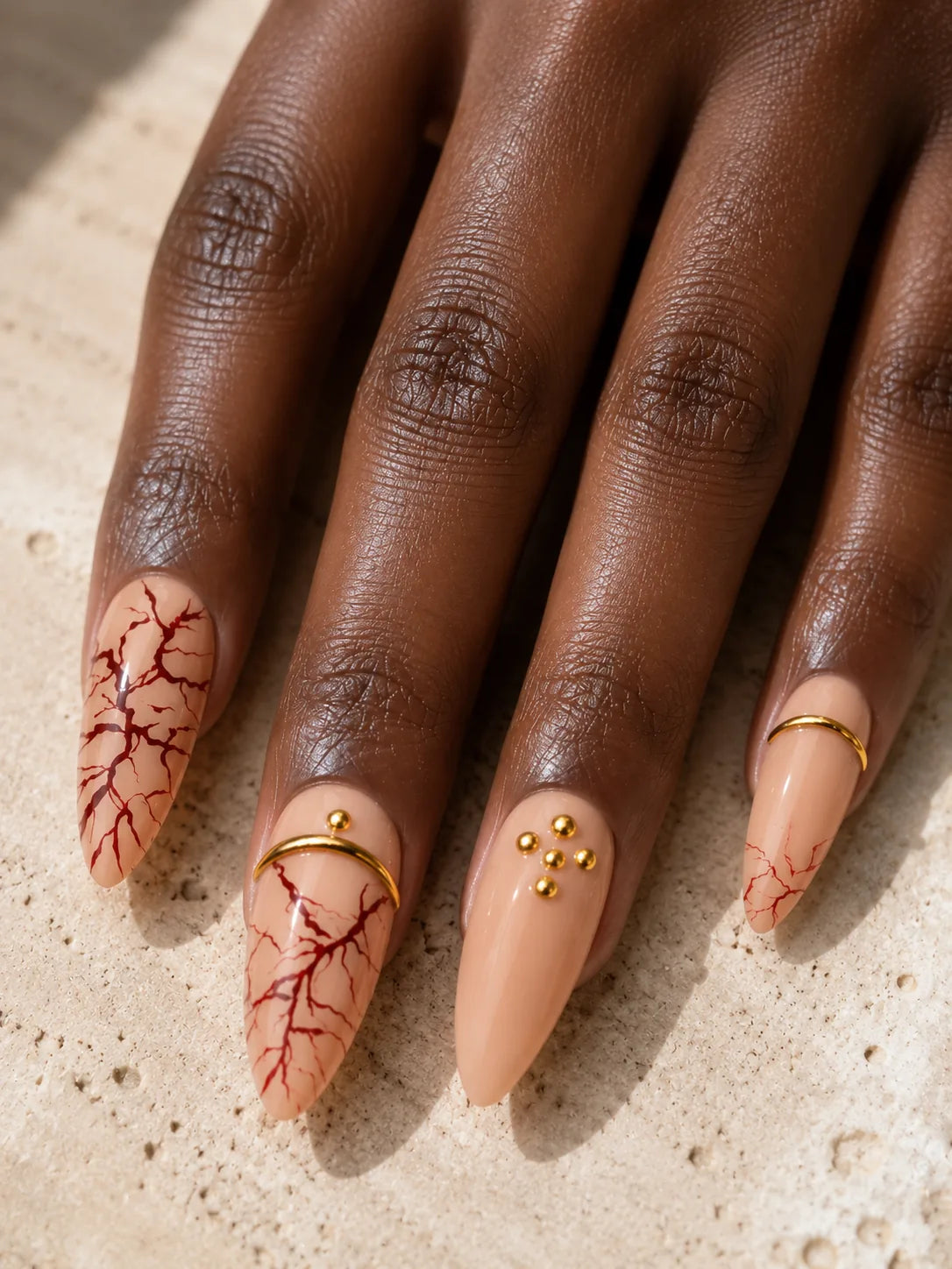 Blood Marble Cuff Gilded Nude Press-On Nails - hand2
