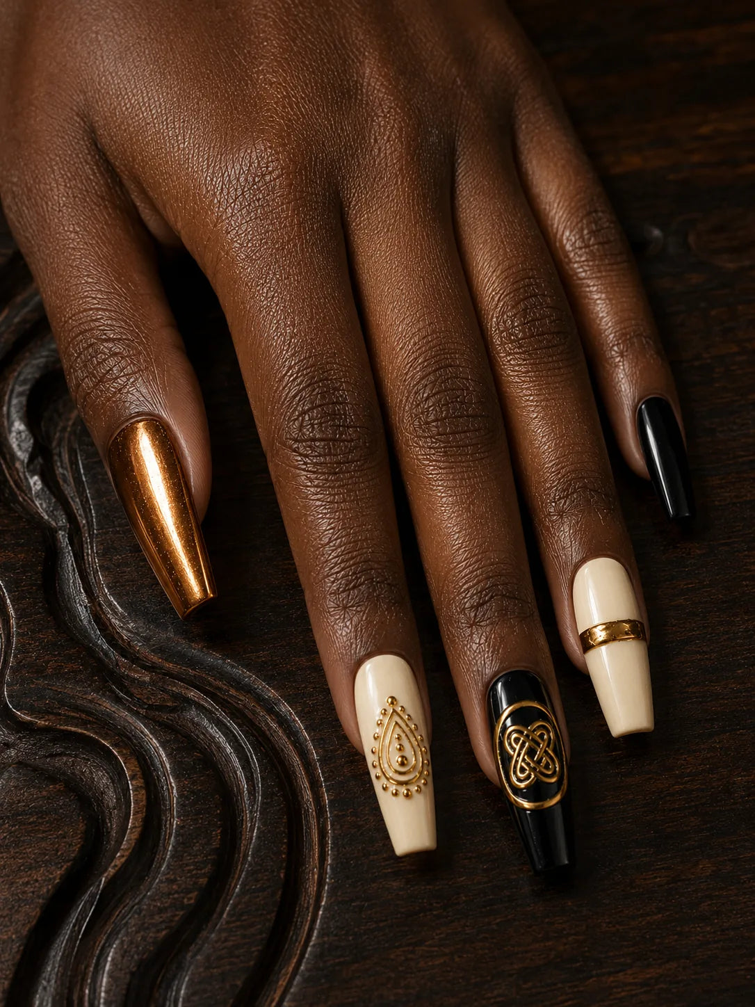 Bronze Infinity Gold Knot Press-On Nails - hand1