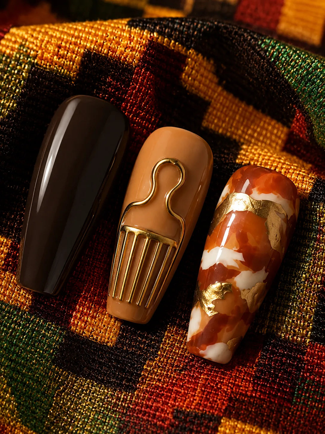 Caramel Crown Afro Pick Press-On Nails - closeup