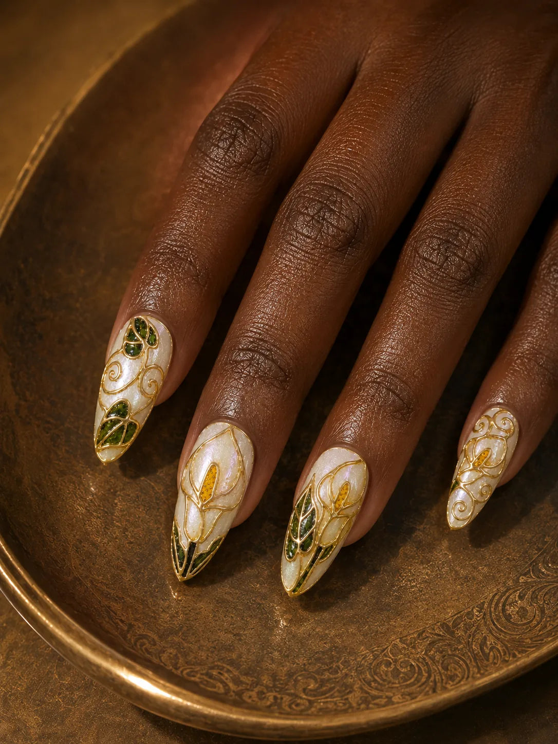 Cloisonne Calla - Art Nouveau Press-On Nails - hand2