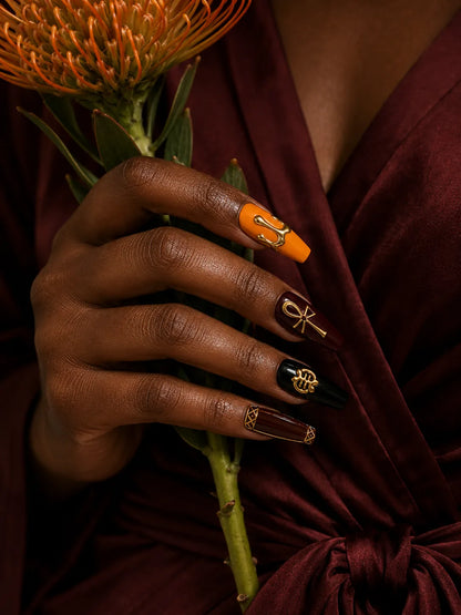 Golden Ankh - Sculptural Gold Press-On Nails - life1