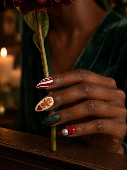Holly Wreath Charm Press-On Nails - life1