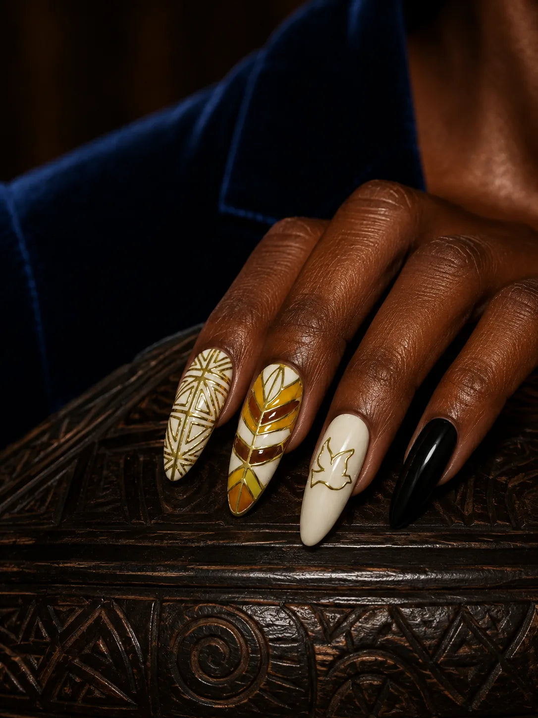 Ivory Dove Gold Linework Press-On Nails - hand2
