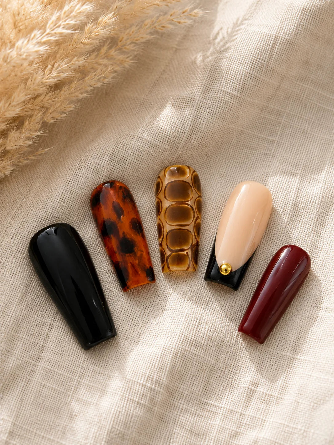 Jet Amber Tortoiseshell Press-On Nails - closeup2