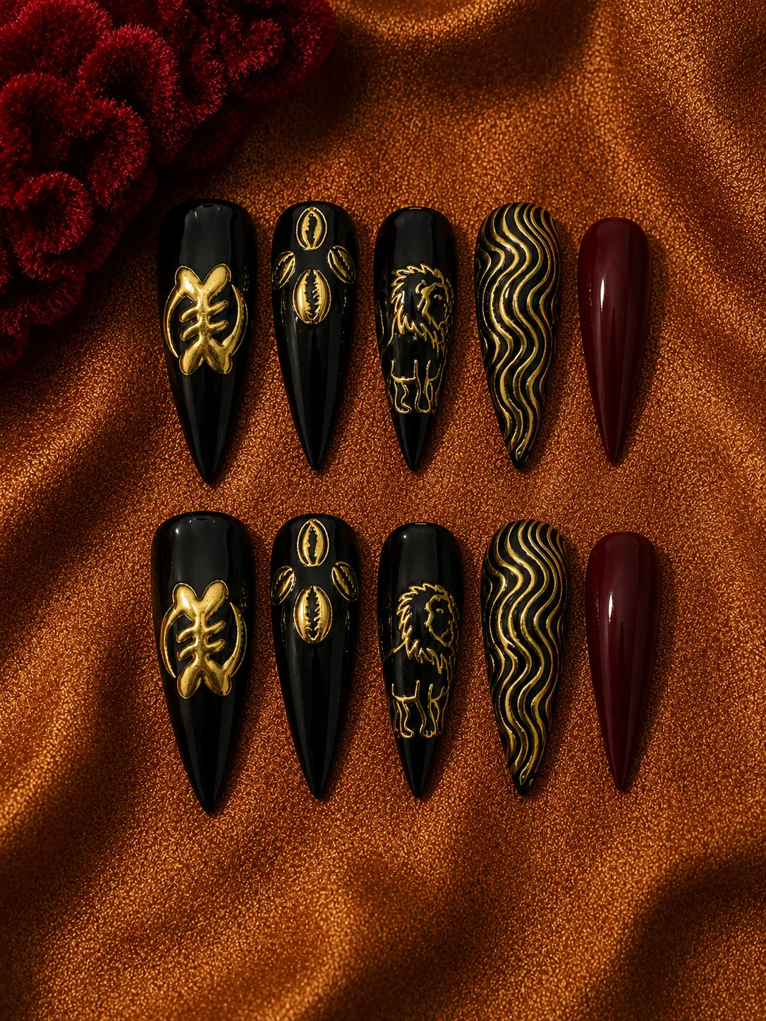 Lion Cowrie - Gold Relief Black Press-On Nails - flatlay