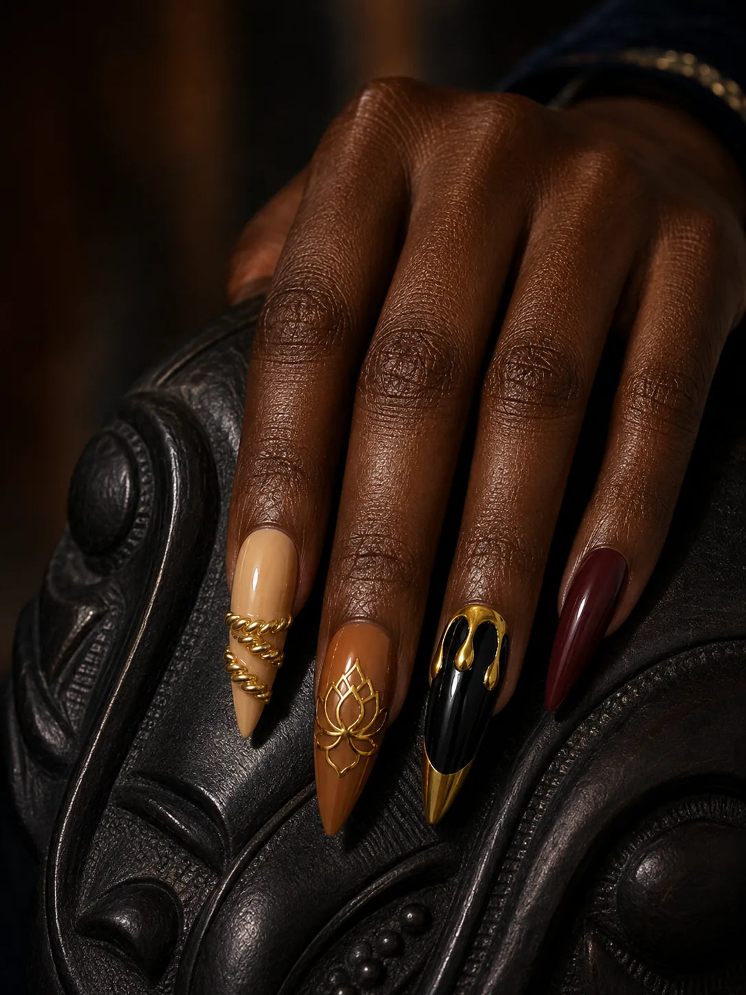 Lotus Rope Gold Botanical Press-On Nails - hand2