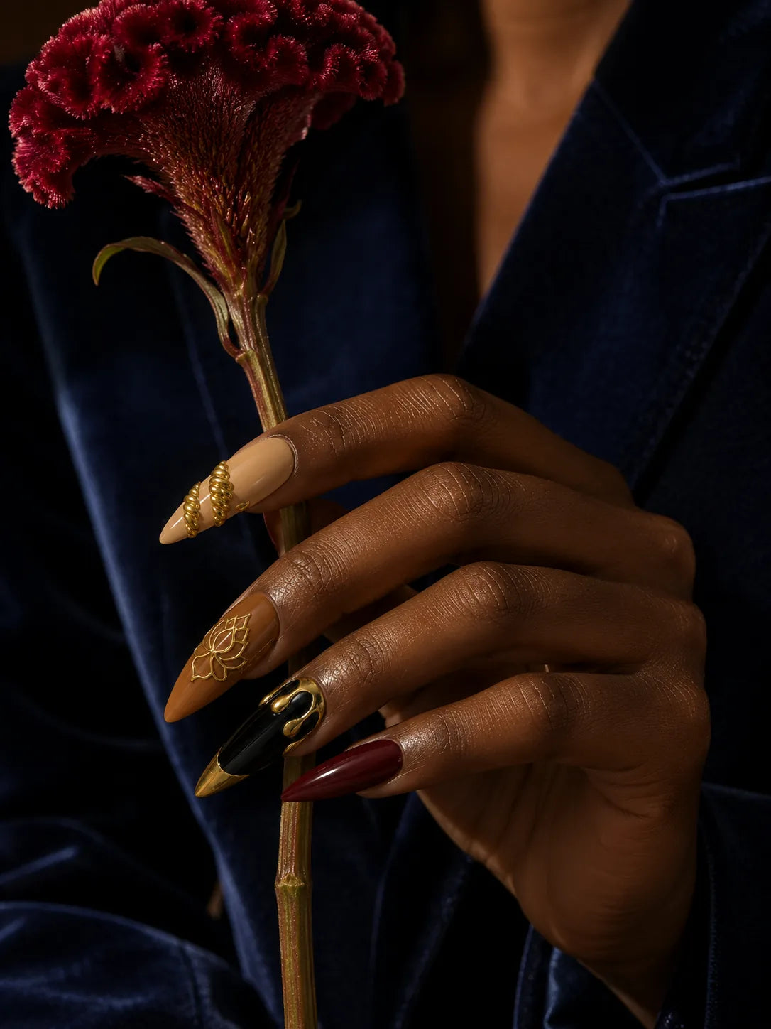Lotus Rope Gold Botanical Press-On Nails - life1