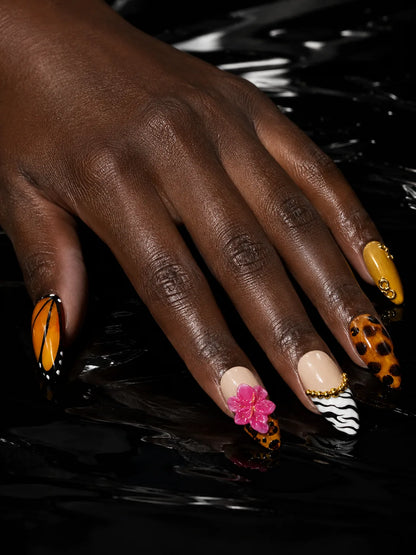 Monarch Butterfly Press-On Nails - hand1