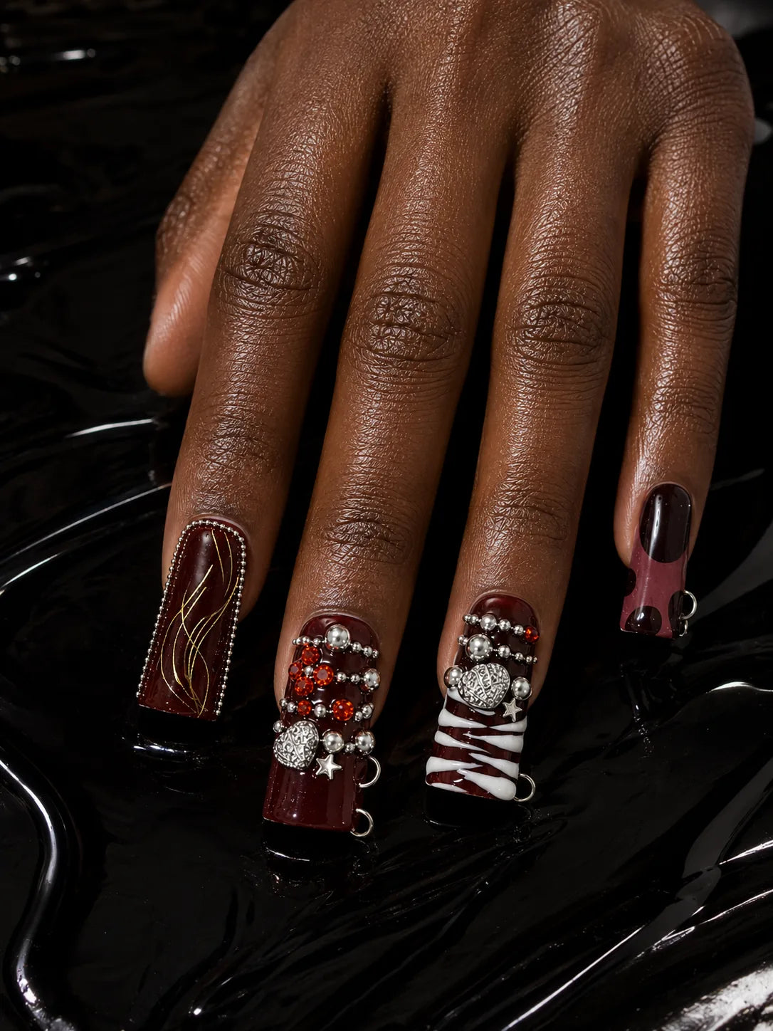 Money Moves Silver Chain Press-On Nails - hand2
