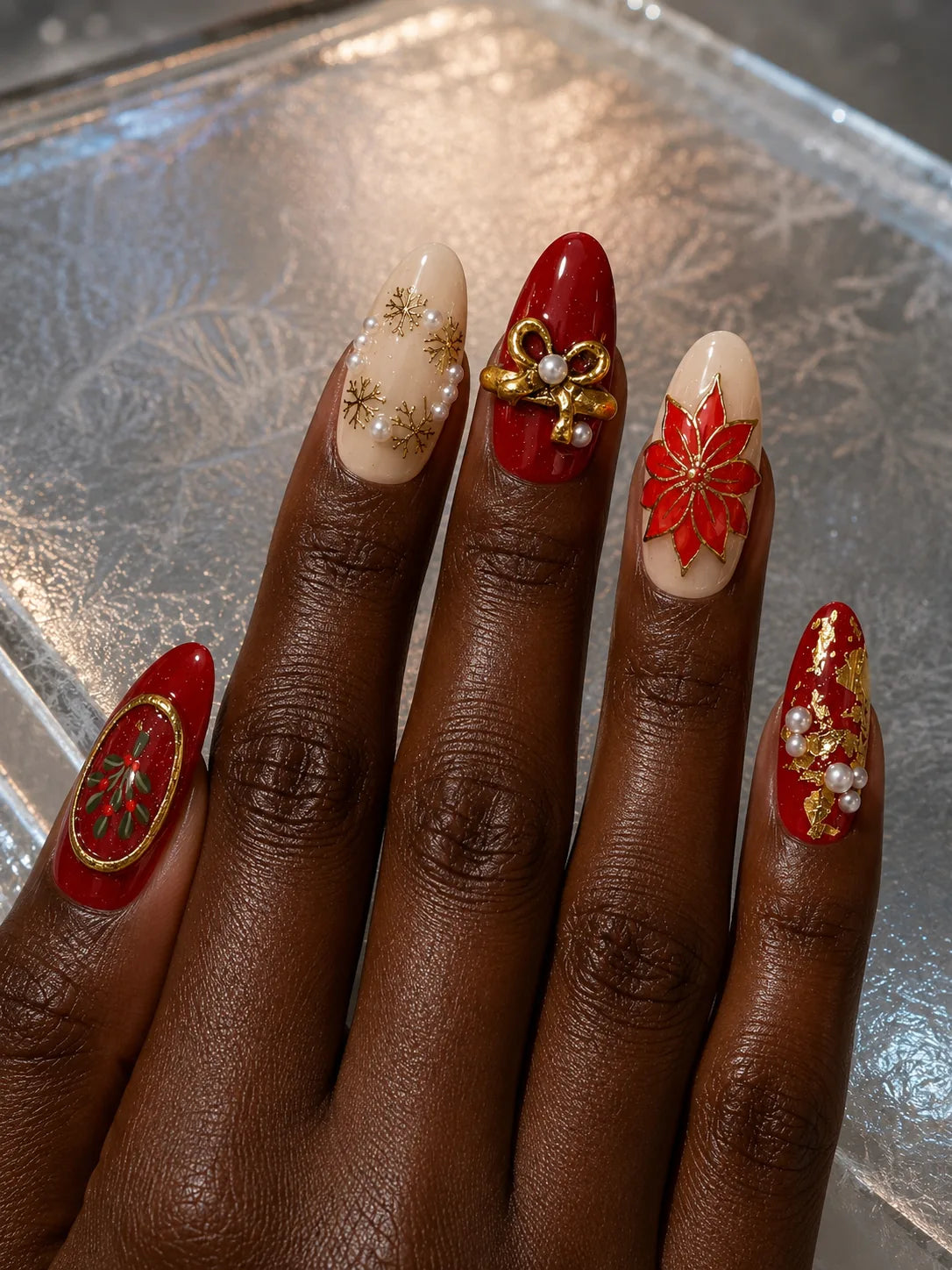 Poinsettia Gold Mistletoe Press-On Nails - hand1
