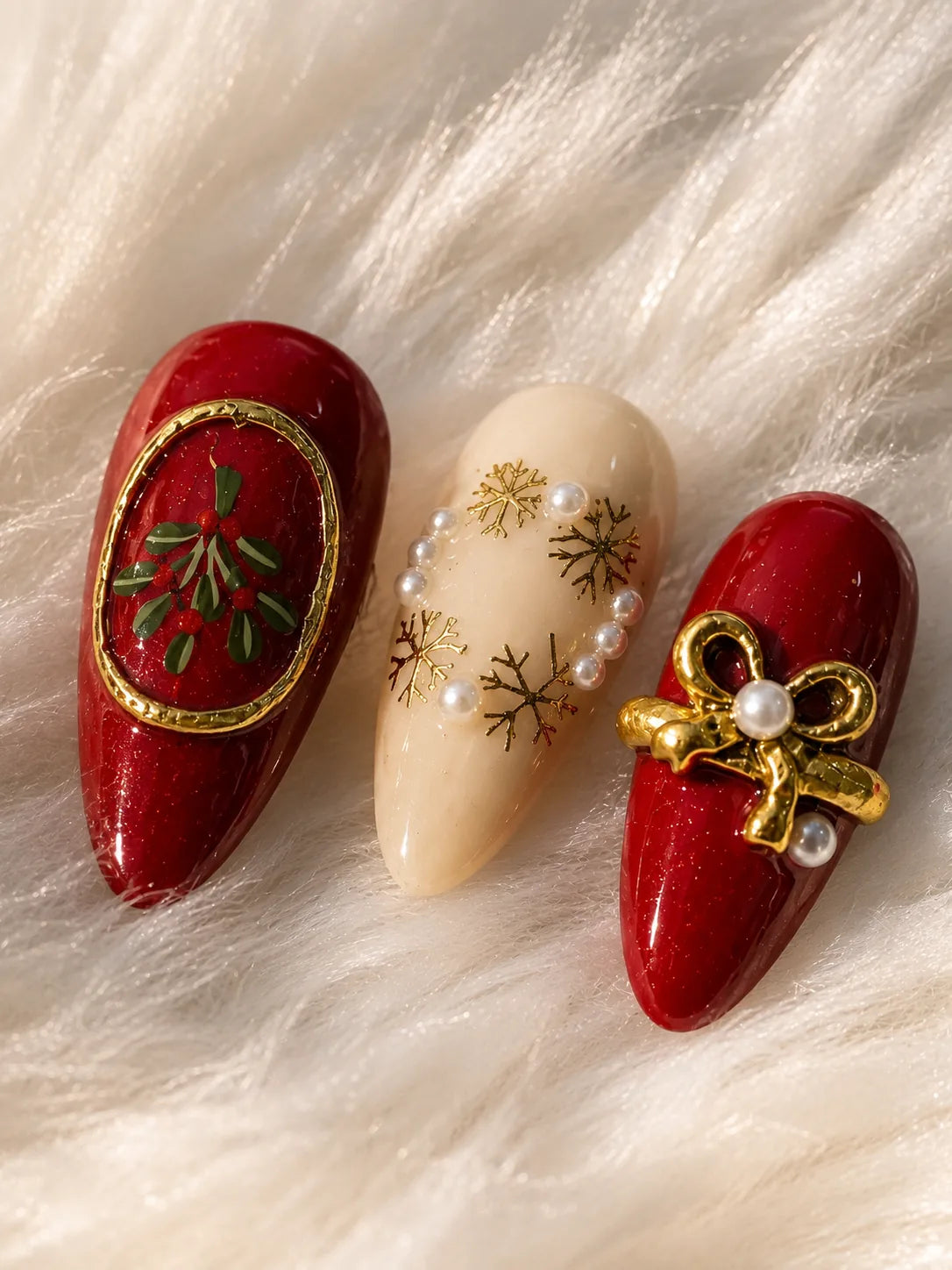 Poinsettia Gold Mistletoe Press-On Nails - closeup