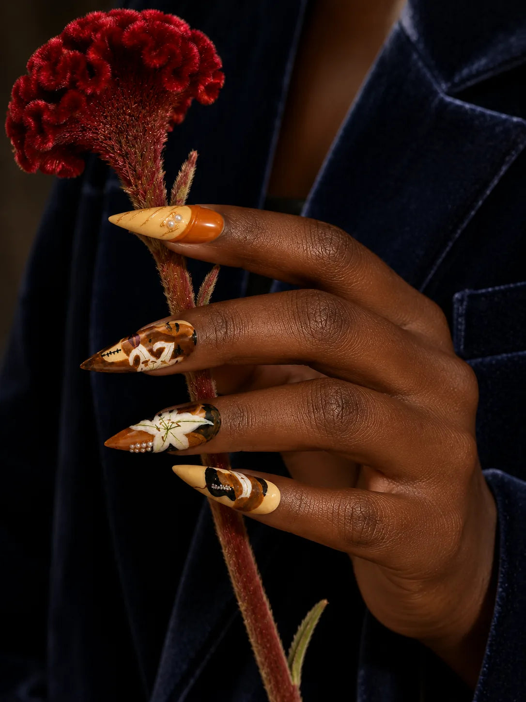 Portrait Lily Hand-Painted Press-On Nails - life1