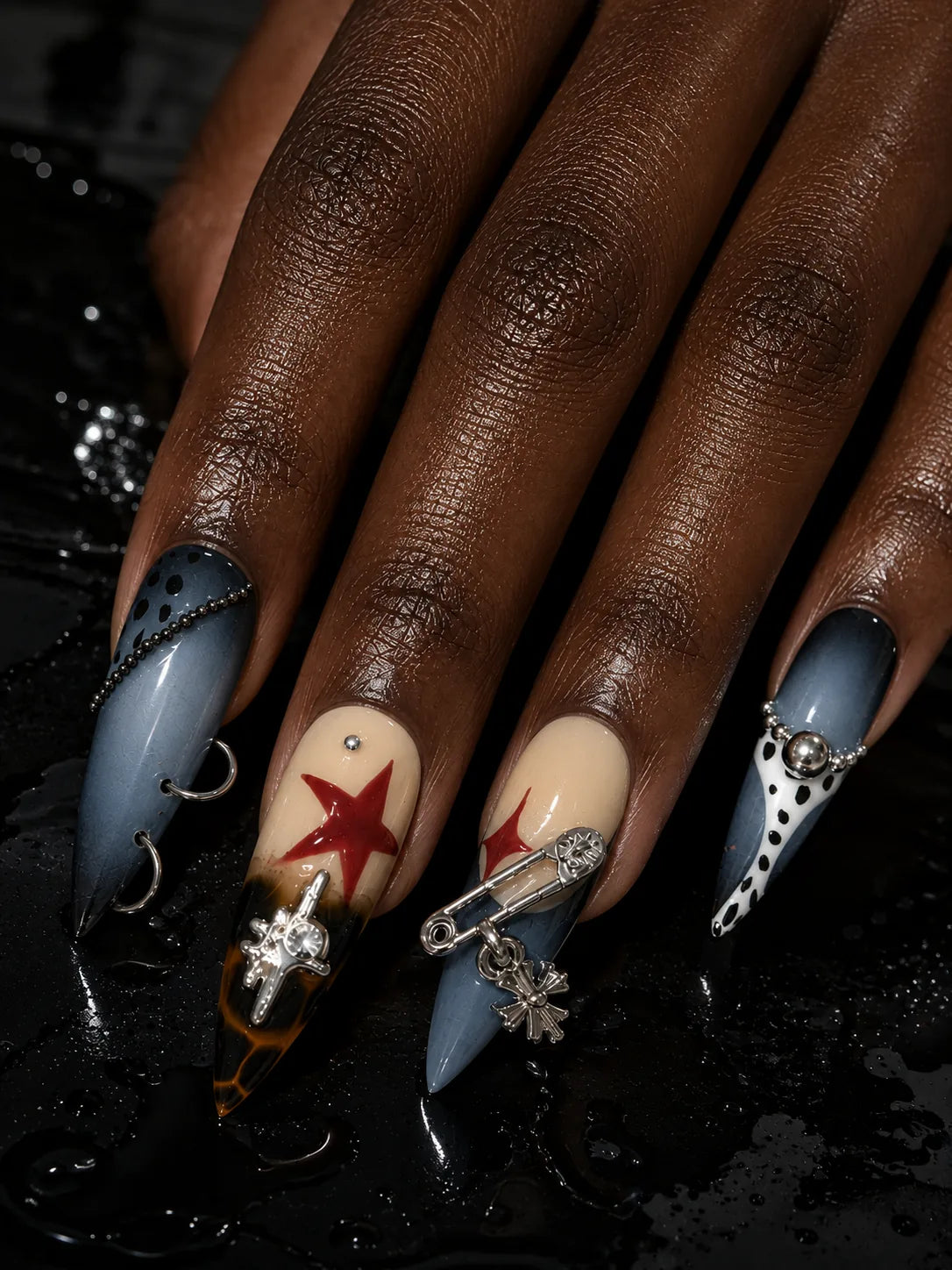 Rebel Chain - Tortoiseshell Punk Hardware Press-On Nails - hand2
