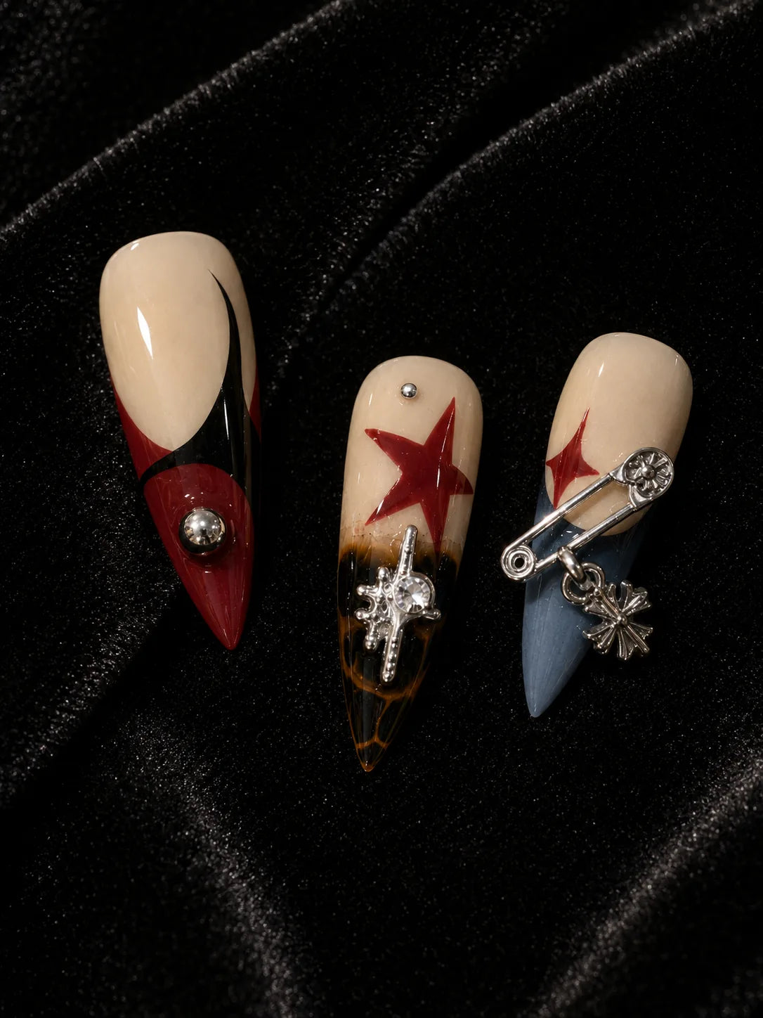 Rebel Chain - Tortoiseshell Punk Hardware Press-On Nails - closeup