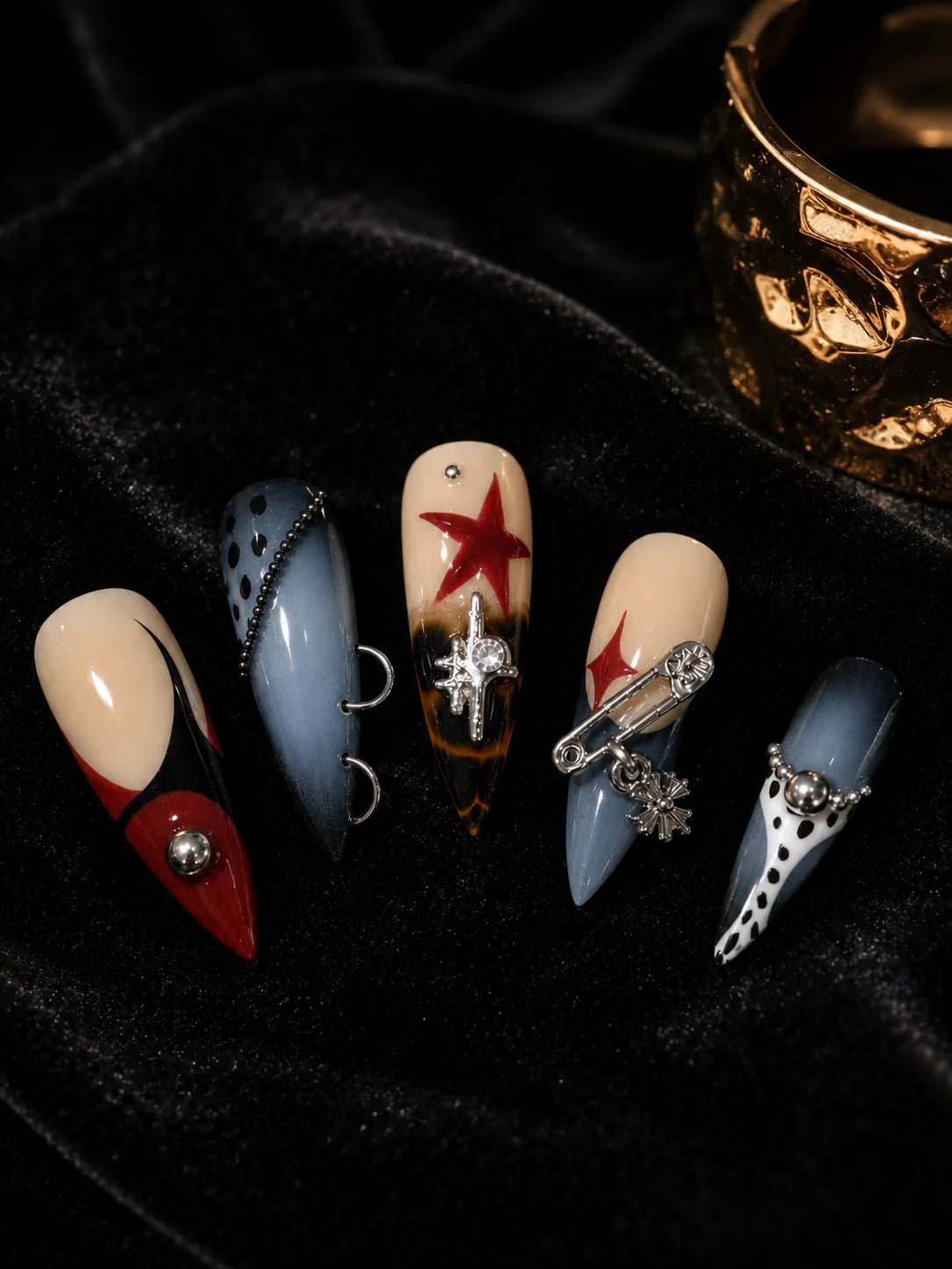 Rebel Chain - Tortoiseshell Punk Hardware Press-On Nails - closeup2