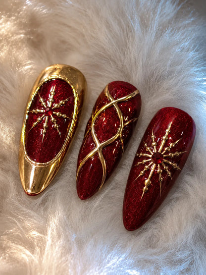 Regal Starburst Gold Quilted Press-On Nails - closeup