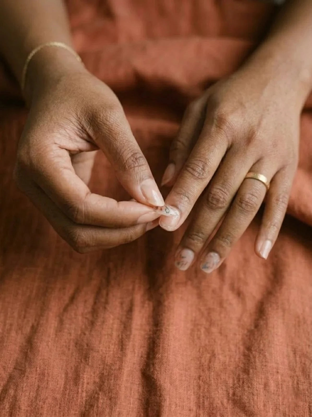 Peel off slowly when the nail loosens